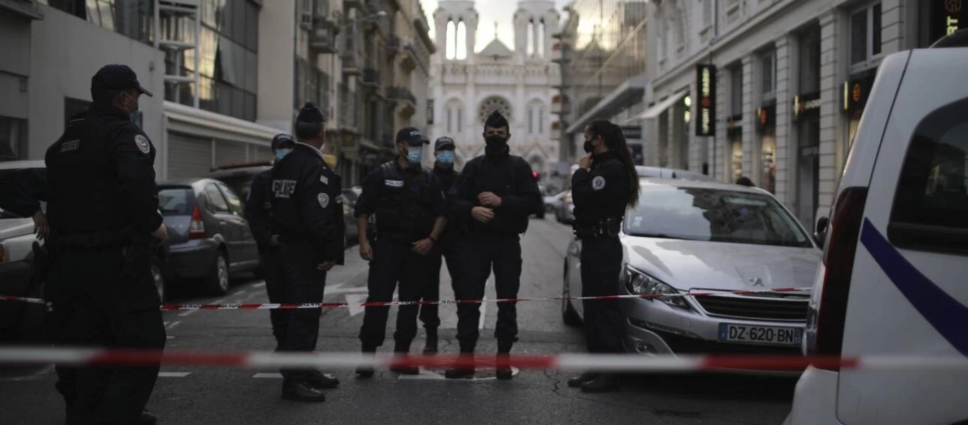 Αδιανόητο έγκλημα στη Γαλλία: Άνδρας έκαψε ζωντανή τη γυναίκα του αφού πρώτα την πυροβόλησε